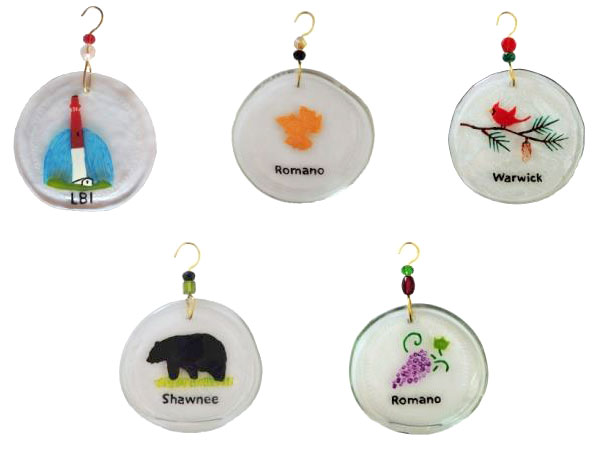 5 custom sun catcher designs made from the bottom of upcycled wine bottles